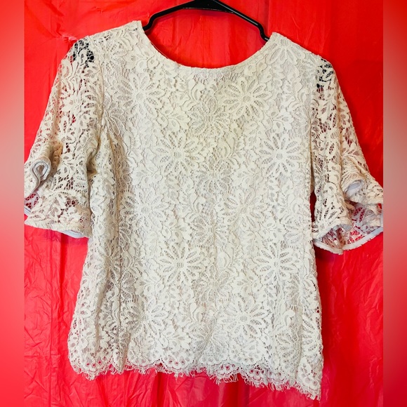small white lace flower blouse - Picture 1 of 3
